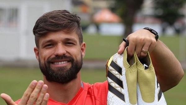 Fenerbahçe'den ayrılan Diego Ribas Brezilya'da gollerini sıralıyor