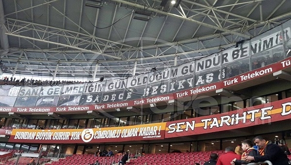 Galatasaray - Beşiktaş derbisi öncesi TT Arena'da küfürler havada uçuştu!