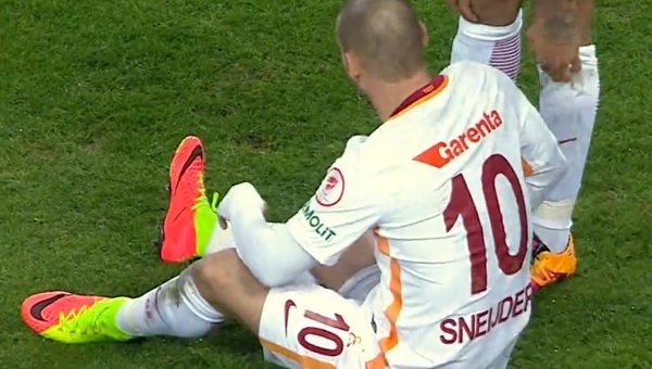 Medipol Başakşehir - Galatasaray maçında sakatlanan Sneijder, Selçuk İnan, Carole'un sağlık durumu
