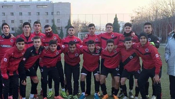 Gençlerbirliği U17 takımı zirvede 