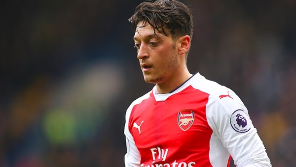 İngiliz basını Mesut Özil'i eleştirdi