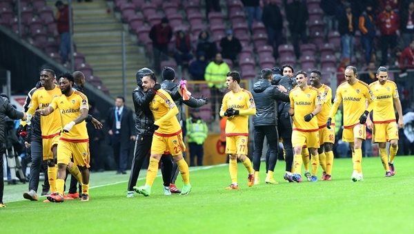 Kayserispor, Galatasaray ve Fenerbahçe'ye kök söktürdü
