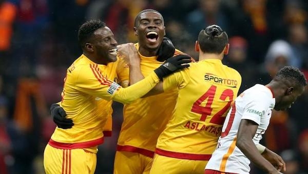 Kayserispor'da Varela, Rize maçında yok!