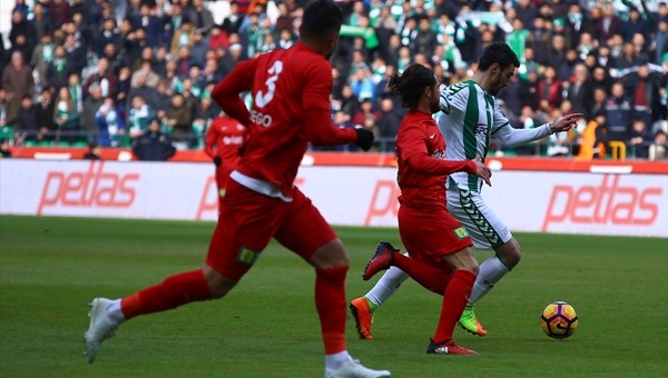 Konyaspor 9 kişilik Antalyaspor'u yenemedi: 1-1