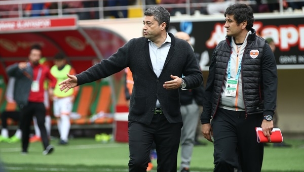 Levent Şahin duran toplardan yakındı