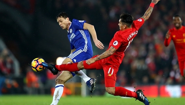 Liverpool'dan lider Chelsea'ye çelme