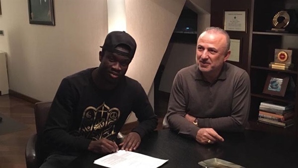 Rizespor'da Nosa Igiebor transferini Godfrey Oboabona bitirdi