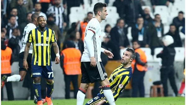 Robin Van Persie, Oğuzhan ile arasında geçenleri anlattı! 