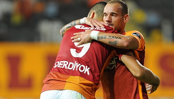 Sneijder ve Eren Derdiyok, Rize maçında oynayacak mı?
