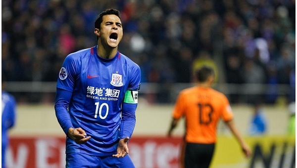 Tevezli Şanghay Shenhua taraftarlarından özür diledi