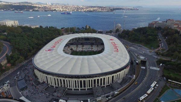 Vodafone Arena'ya tırmanarak girdiler, uyuya kaldılar! 