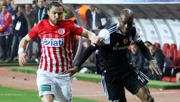 Atiba Hutchinson karavanasız oynadı