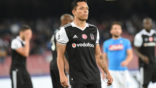 Beşiktaşlı Adriano'dan transfer açıklaması