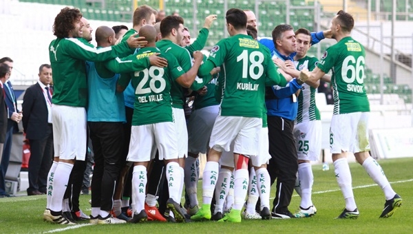 Bursaspor 2-1 Gaziantepspor maçı özeti ve golleri (İZLE)