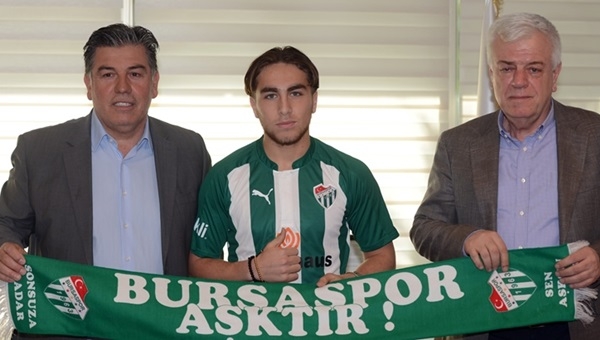 Bursaspor Ozan Can Kökçü'yü transfer etti