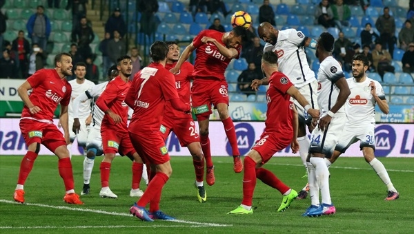 Çaykur Rizespor 1-2 Antalyaspor maçı özeti ve golleri