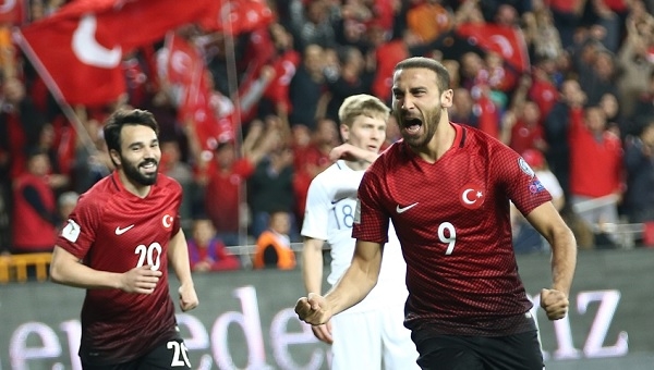 Cenk Tosun'dan 4 dakikada 2 gol! (İZLE)