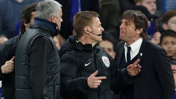 Chelsea - Manchester United maçında Mourinho ile Conte kapıştı