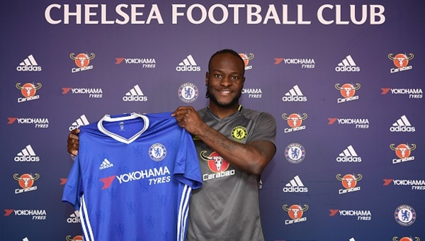 Victor Moses Chelsea ile sözleşme yeniledi