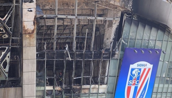 Demba Ba'nın takımı Shanghai Shenhua'nın stadında yangın çıktı - Beşiktaş Haberleri