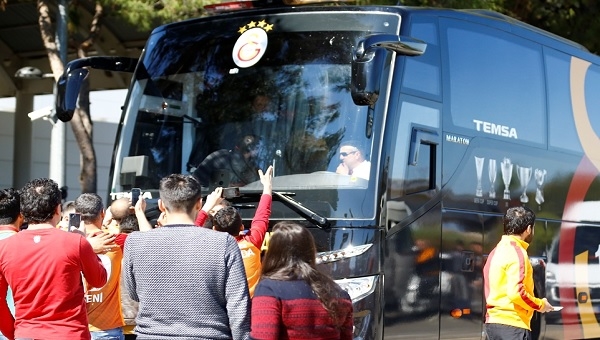 Galatasaray'a Antalya'da taraftar protestosu