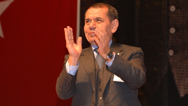 Galatasaray'da Dursun Özbek ve yönetimi ibra edildi