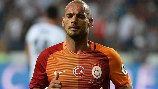 Galatasaray'da Sneijder için tarihi karar!