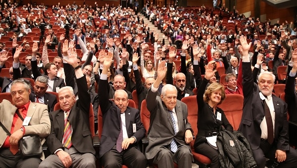 'Hakan Şükür ve Arif Erdem'in ihraç edilmemeleri skandaldır'