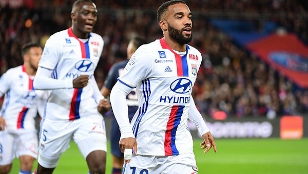 Lacazette, Atletico Madrid ile anlaştı mı?