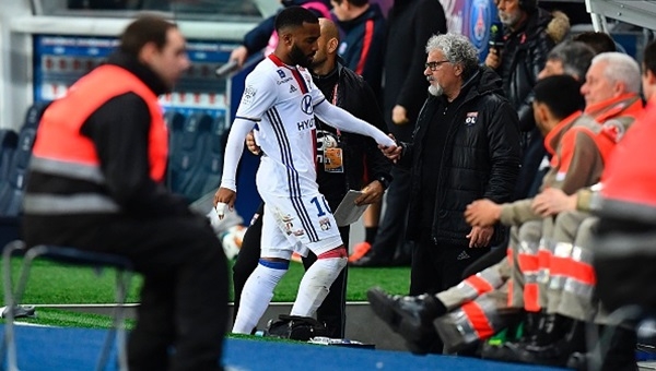 Beşiktaş'ın UEFA Avrupa Ligi'nde rakibi Lyon'un en golcü futbolcusu sakatlandı