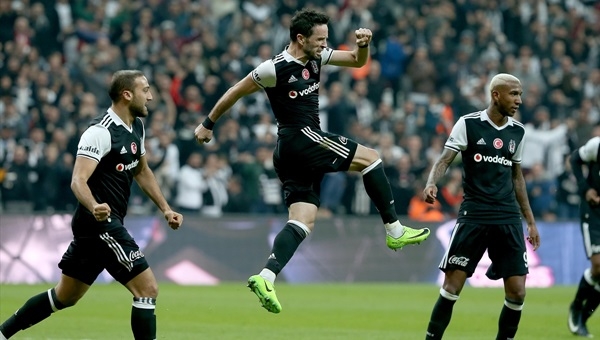 Beşiktaş - Çaykur Rizespor maçın adamı Gökhan Gönül