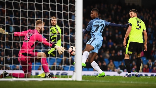 Manchester City 5-1 Huddersfield Town maçı özeti ve golleri