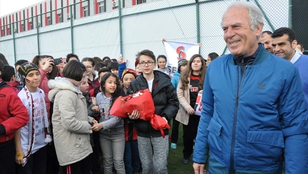 Öğrencilerden Mustafa Denizli'ye çağrı - Eskişehirspor Haberleri