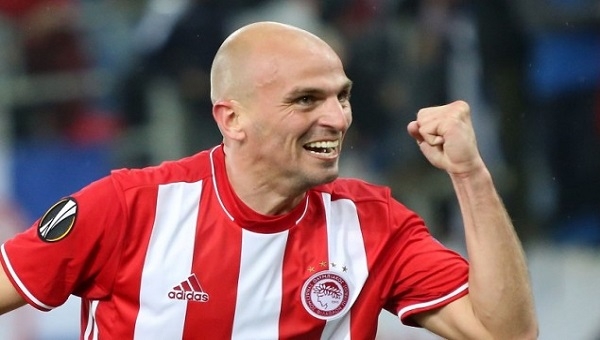 Olympiakos'un yıldızı Cambiasso: 