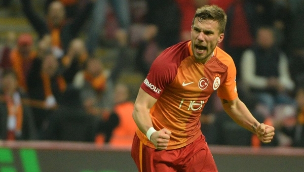 Podolski gol ortalamasını yükseltti