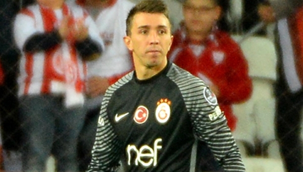 Rekor kıran Muslera'dan hakem isyanı