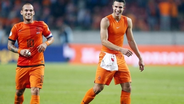 Sneijder ve Robin van Persie kadroya alınmadı!