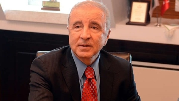 Ünal Aysal: 