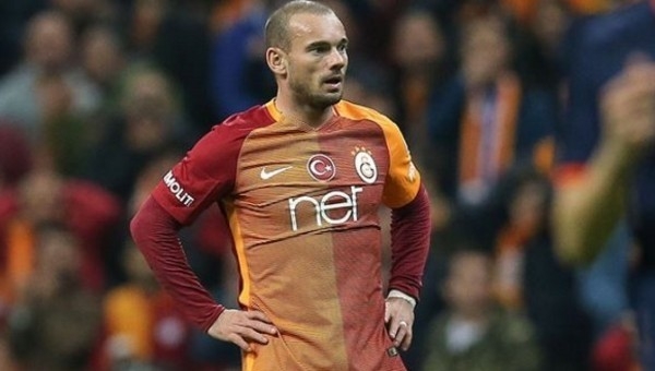 Wesley Sneijder yönetimden şikayetçi! Menajerini çağırdı..