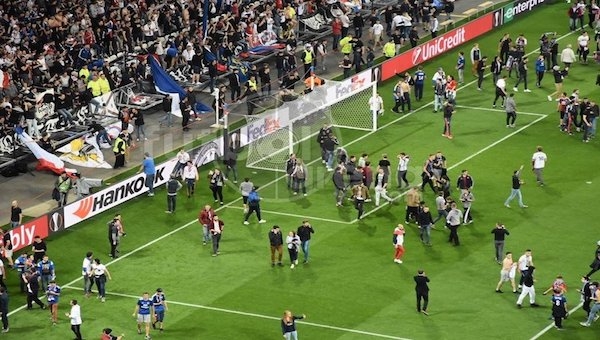 12 Türk ve Fransız taraftar, gözaltına alındı