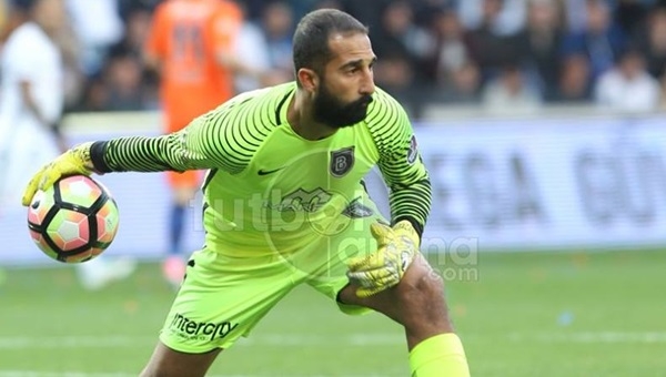 Beşiktaş taraftarından Volkan Babacan'a gönderme