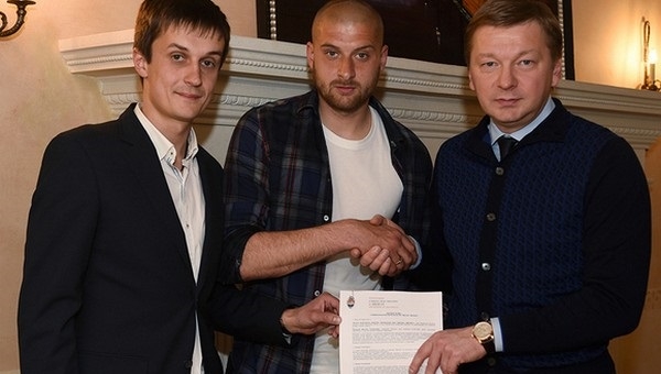 Beşiktaş'ın gözdesi Rakitsky, Shakhtar ile imzaladı