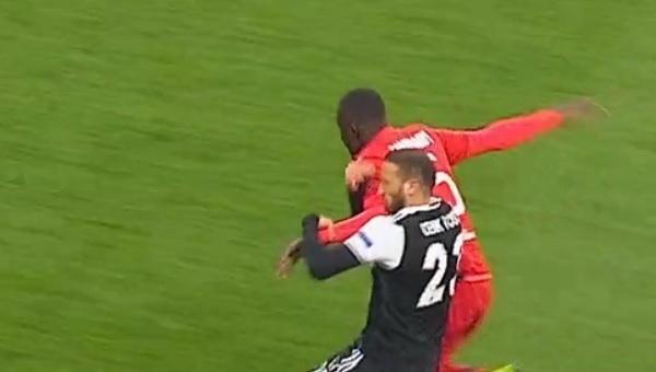 Beşiktaş'ın kırmızı kart isyanı! Cenk Tosun...