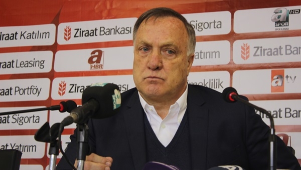 Advocaat'tan basın toplantısında Stoch tepkisi