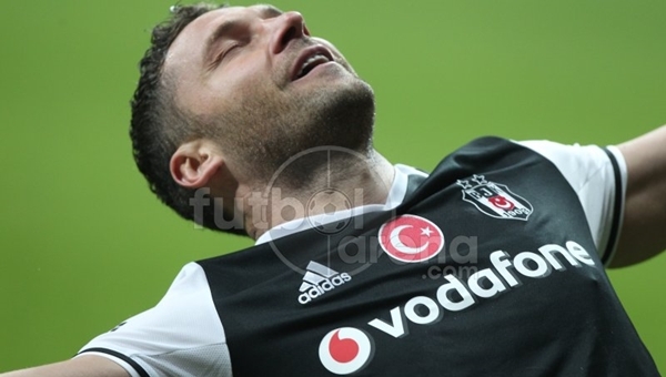 Dusko Tosic'in Beşiktaş formasıyla attığı ilk gol