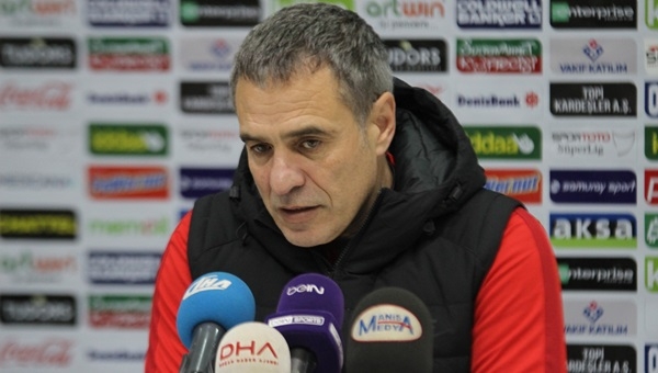 Ersun Yanal, Trabzonspor'un Çaykur Rizespor maçındaki oyunundan memnun değil