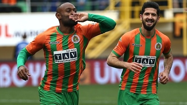 Fenerbahçe, Vagner Love'a teklif yaptı mı? Alanyaspor Transfer Haberleri