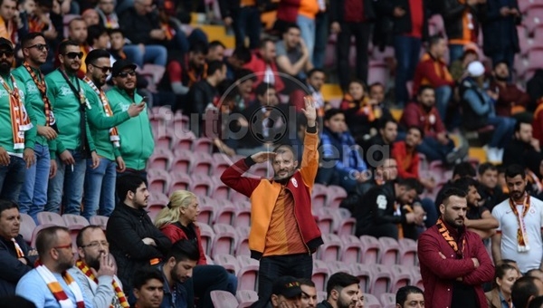 Galatasaray taraftarı stadı doldurmadı! Büyük sürpriz...