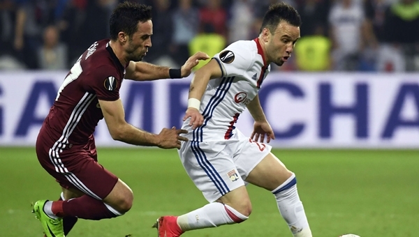 Lyon futbolcusu Valbuena'dan Beşiktaş taraftarını kızdıran paylaşım