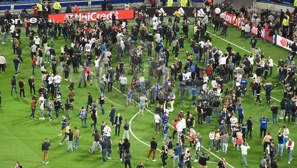 Lyon'dan şok açıklama! 'Holigan Çarşı...'